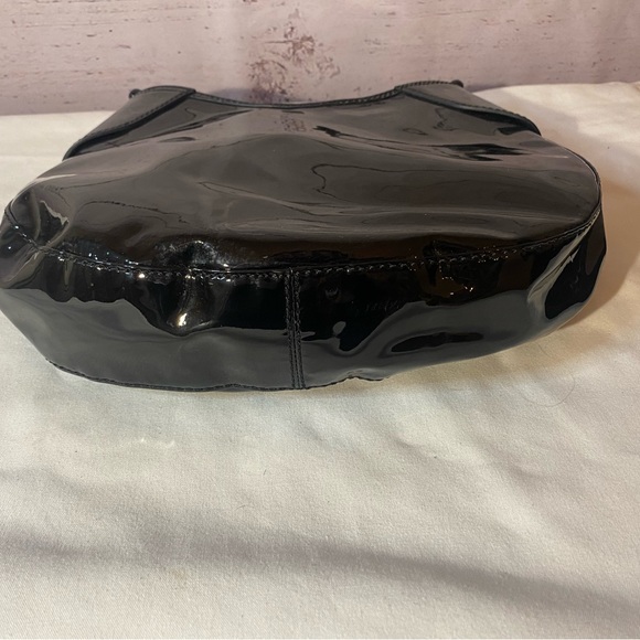 LIKE NEW BURBERRY PATENT LEATHER SHOULDER BAG RARE!!!!! - Picture 5 of 12